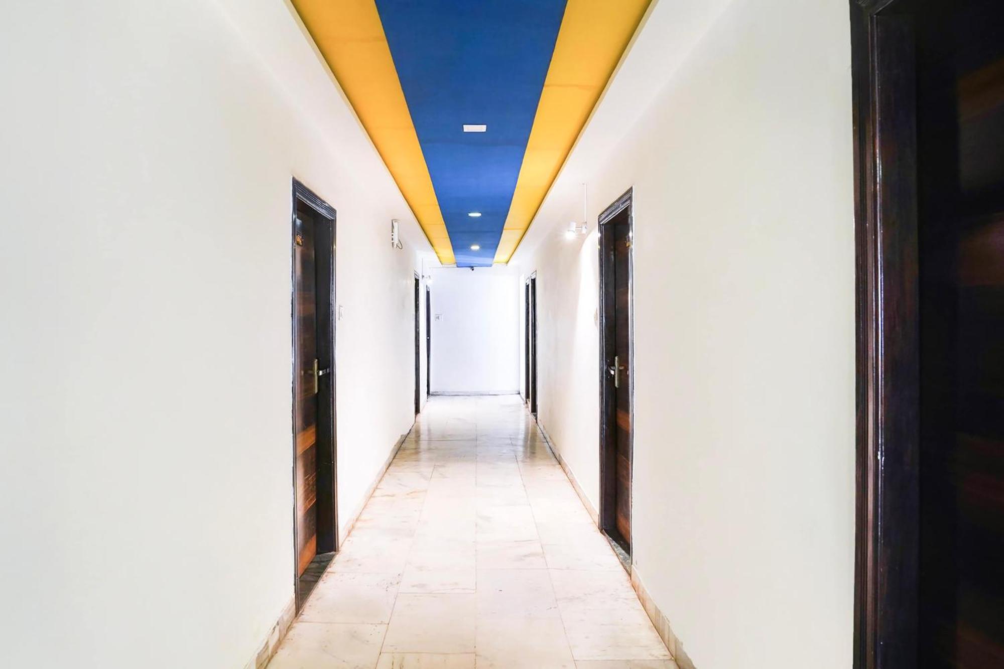 Hotel O Bridge Ahmedabad Eksteriør billede