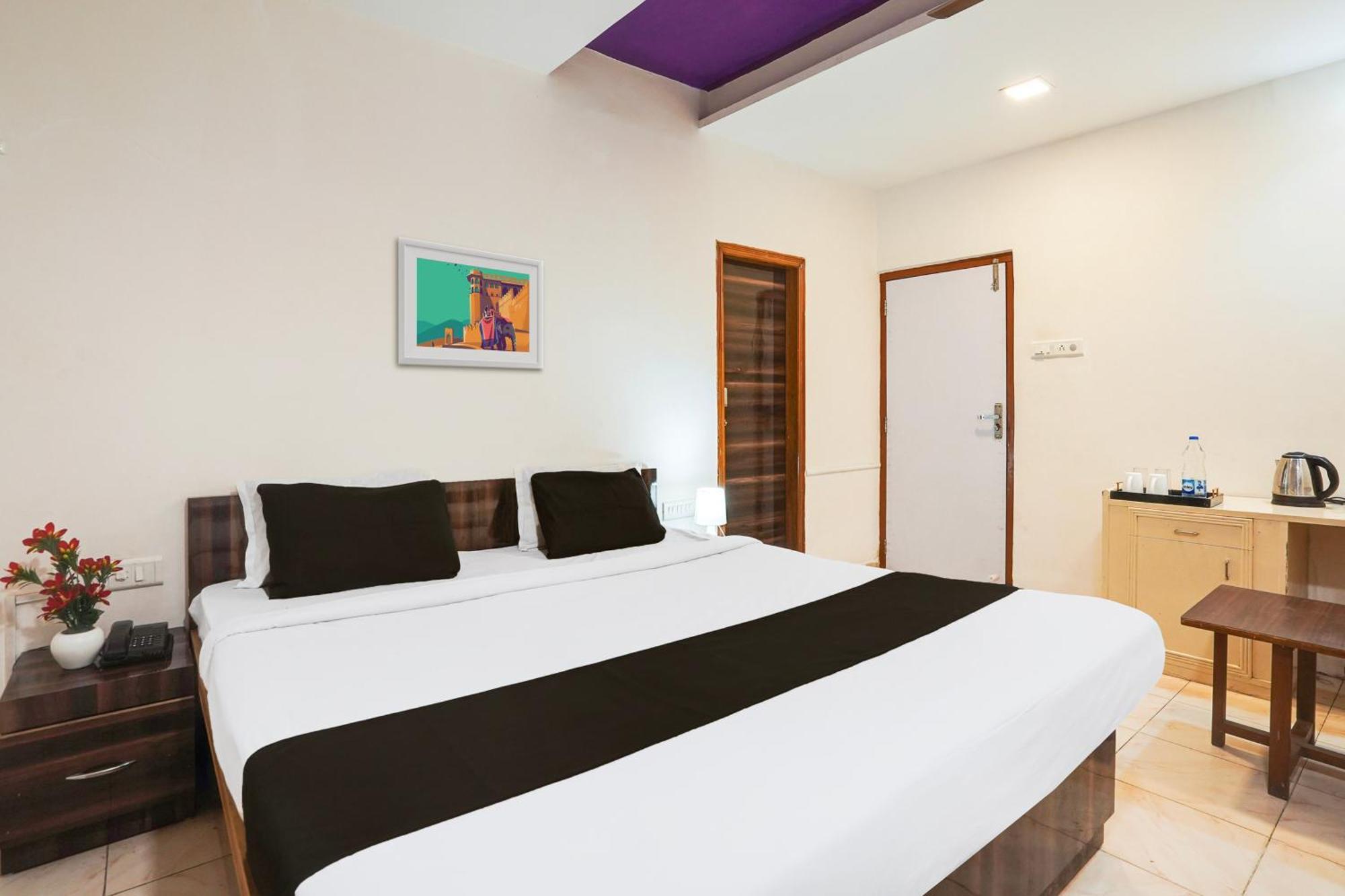 Hotel O Bridge Ahmedabad Eksteriør billede