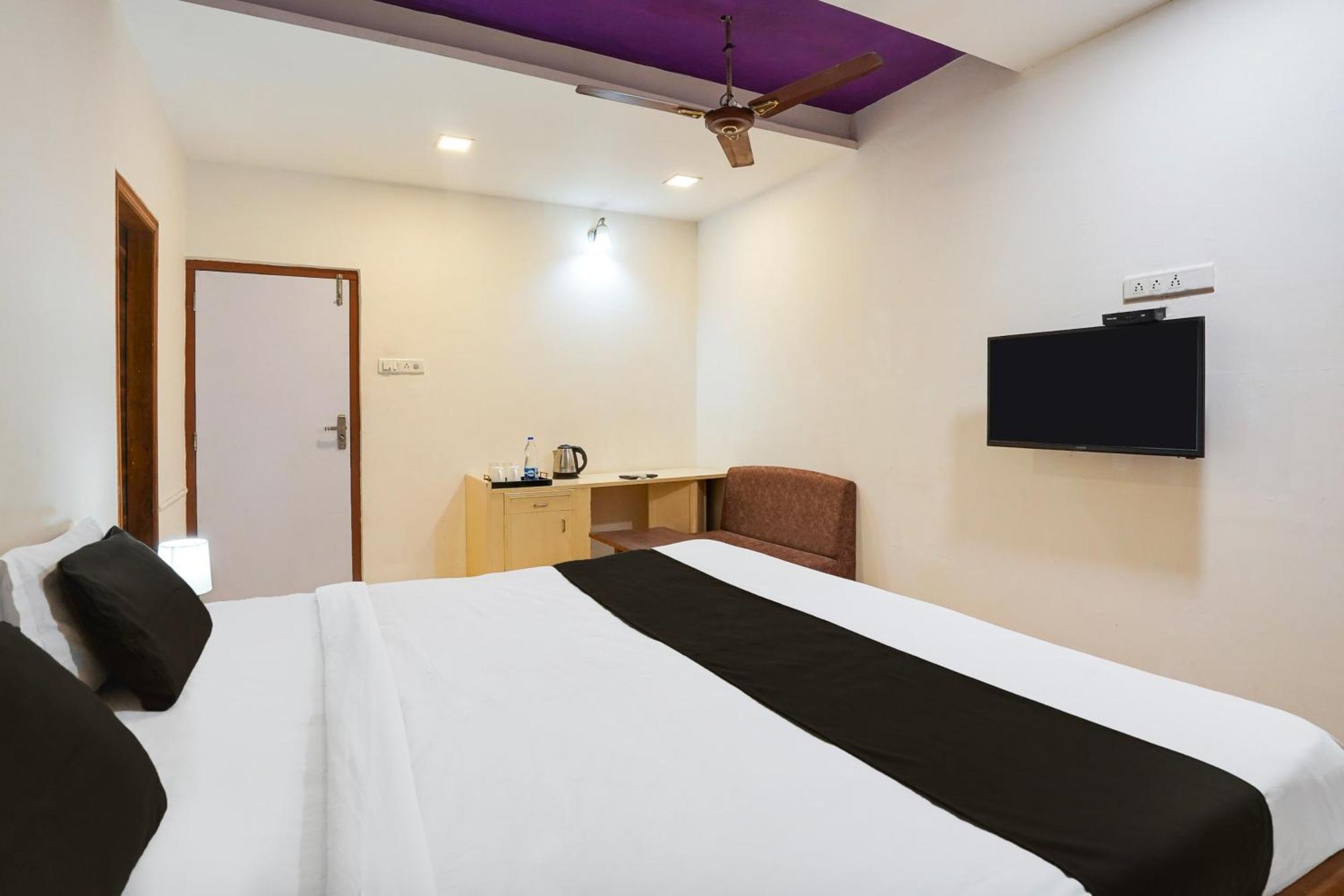 Hotel O Bridge Ahmedabad Eksteriør billede