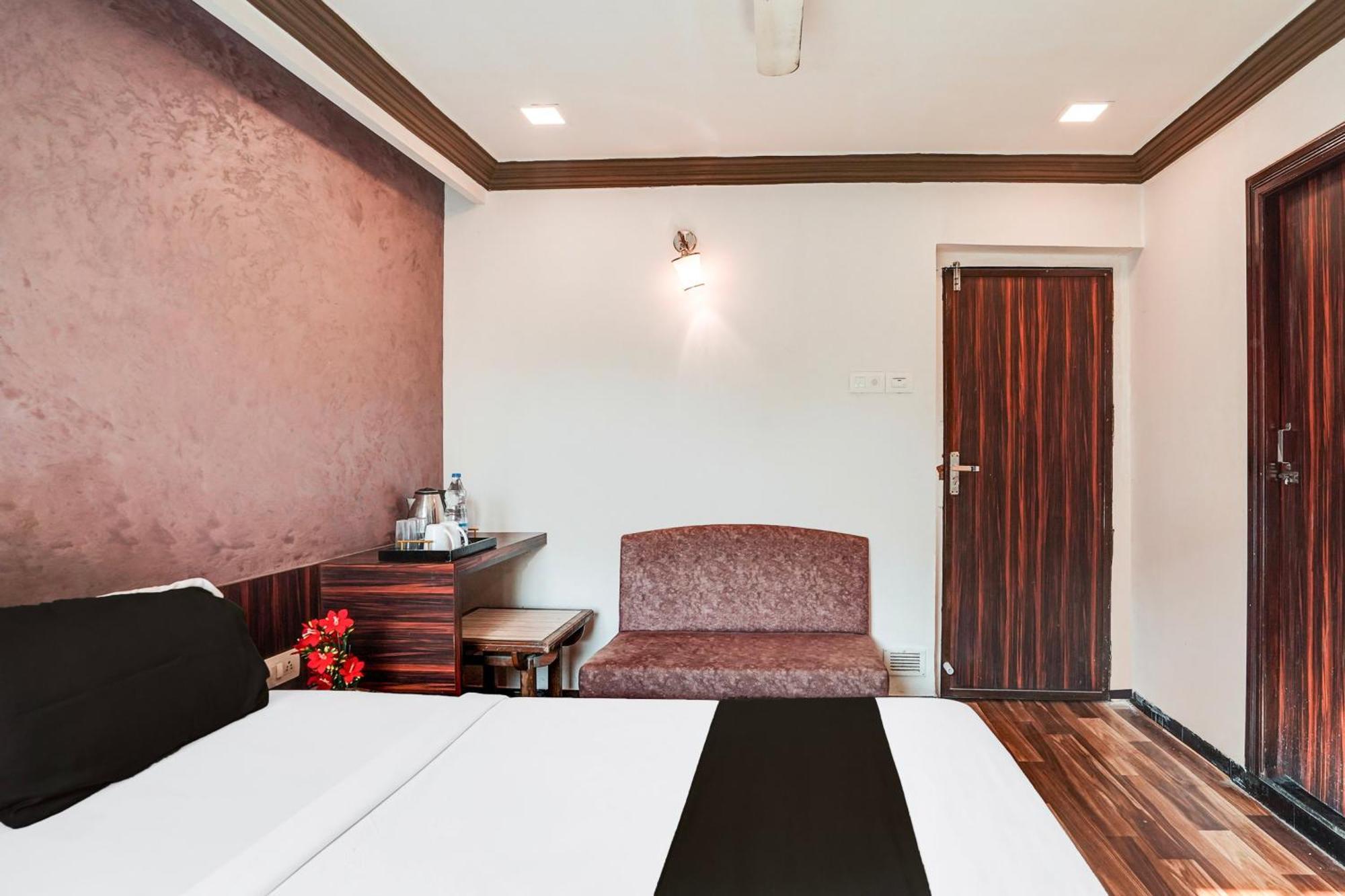 Hotel O Bridge Ahmedabad Eksteriør billede