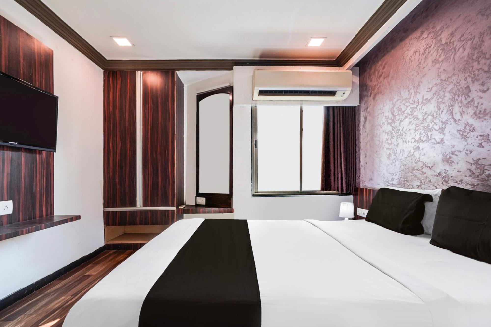Hotel O Bridge Ahmedabad Eksteriør billede