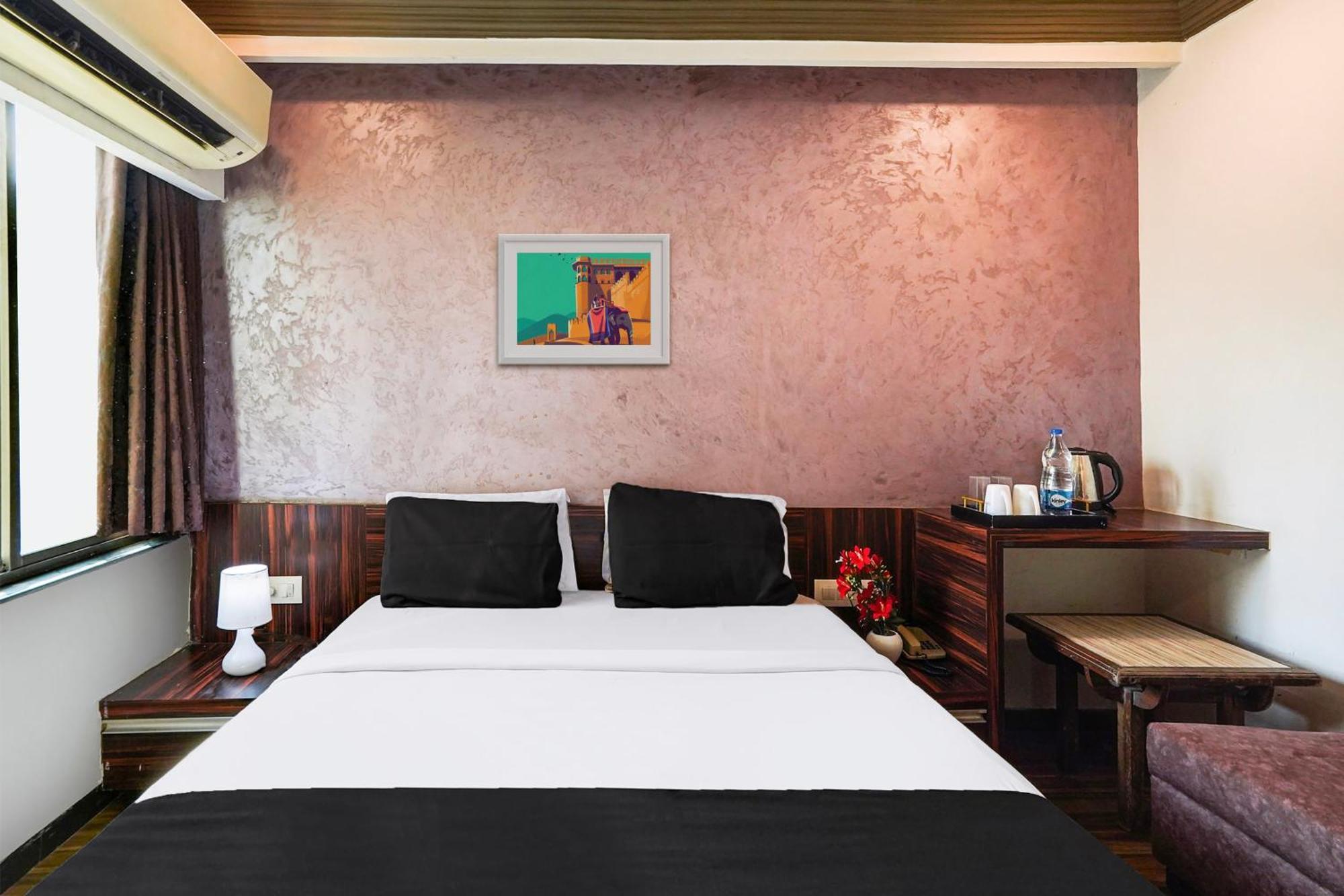 Hotel O Bridge Ahmedabad Eksteriør billede