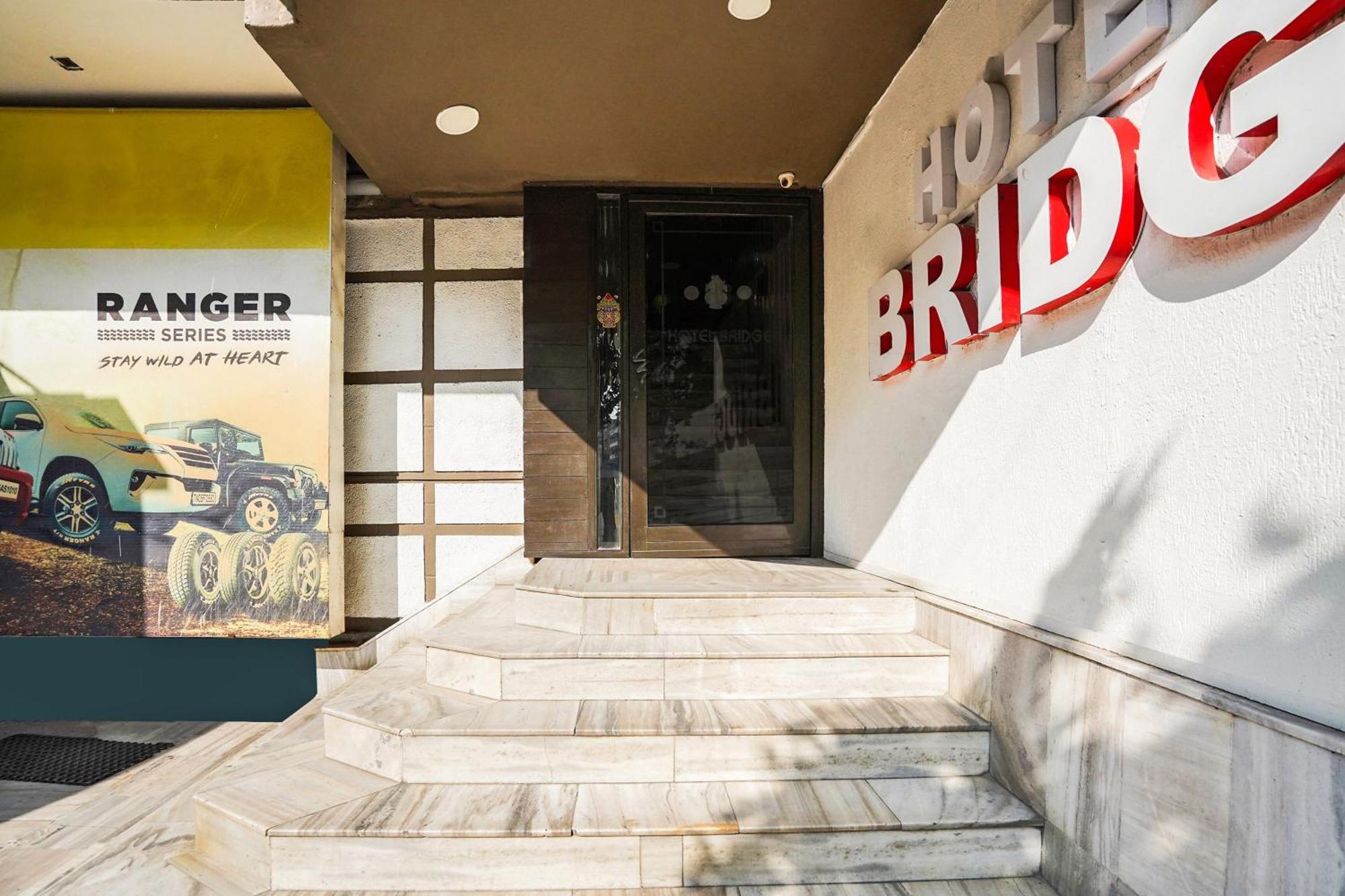 Hotel O Bridge Ahmedabad Eksteriør billede