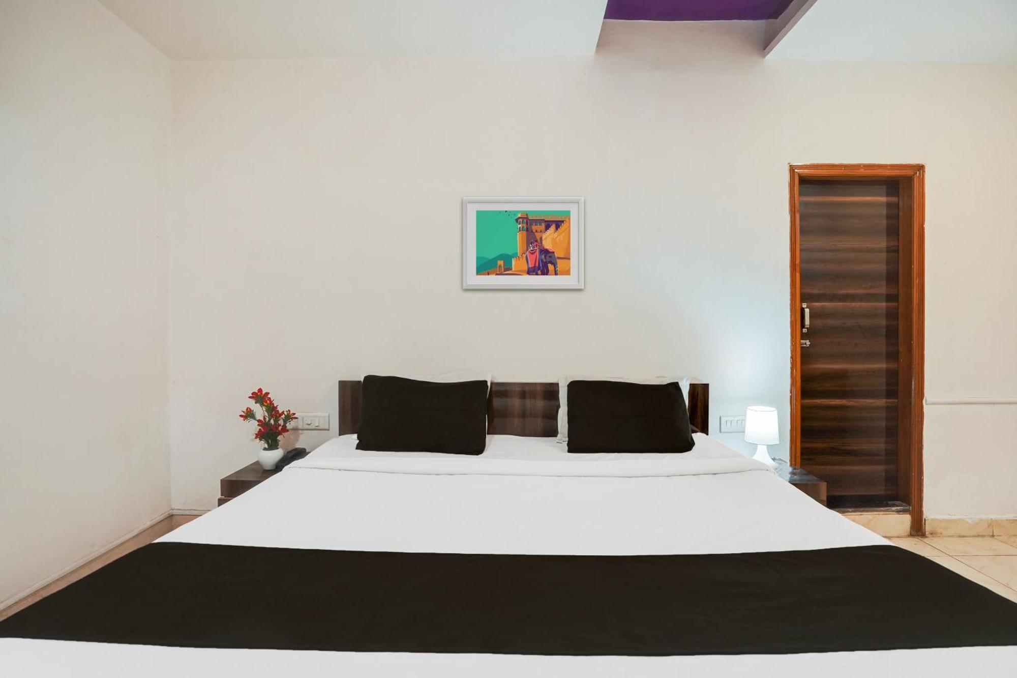Hotel O Bridge Ahmedabad Eksteriør billede